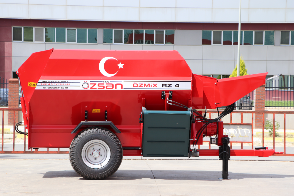 Yatay Tek Helezon Yem Karma Makinesi RZ4